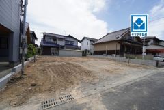 平屋住宅＾＾敷地約72坪。駐車スペース5台分＾＾若葉小(歩4分)。バス「大園内科前」歩5分。JR鳥栖駅行き＾＾ 