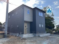 西鉄天神大牟田線「端間」駅まで徒歩9分＾＾小郡鳥栖南スマートIC（車5分/2.5ｋｍ）＾＾フレスポ鳥栖（車8分/3.7ｋｍ）＾＾4LDK。敷地面積約93坪＾＾