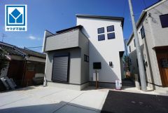 歩8分圏内にはスーパー、コンビニ、ドラッグストアなど。周辺環境充実＾＾