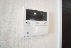 おいだき機能つきなのでお風呂に入る時間が異なるご家庭には嬉しいですね。ボタン一つで快適で便利な生活が＾＾