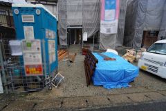 駐車スペースは並列4台分を確保（軽含む）。マイカー用に、お客さま用に、余裕を持ってご利用いただけます。