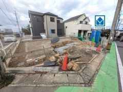 笹丘小(歩4分)＾＾友泉中(歩10分)＾＾西鉄バス「笹丘二丁目」歩5分。天神・博多行＾＾快速も停車。歩8分圏にサニー、デイリー、ドラッグイレブン、保育園など＾＾