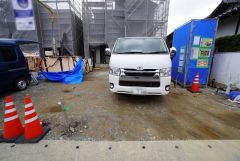 駐車スペースはゆとりある並列2台分を確保。マイカー用に、お客さま用に、余裕を持ってご利用いただけます＾＾ 