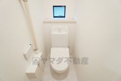 防犯はもちろん、セールスマン対策にもなるモニター付きインターホンです。 来訪者の顔が見えるので安心ですね＾＾