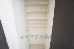 キッチンの横にはパントリーが設けられています＾＾