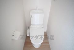 1階2階の2ヶ所にトイレがありますので、忙しい朝にも家族に気を使わず、ゆとりが生まれますね＾＾
