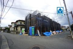 現地（2025年8月）撮影 前面道路：西側約6.12ｍ、南側約4.84ｍ