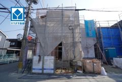 1号棟。 カースペース2台確保＾＾ マイカー用に、お客さま用に、余裕を持ってご利用いただけます。