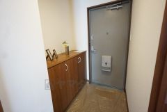 ご家族の靴をスッキリと片付けられるシューズボックス付きの玄関です＾＾スッキリと片付いた玄関は気持ちがいいです。 