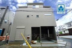 西鉄バス「下長尾」まで徒歩5分。博多・薬院天神方面行きが数分おきに停車＾＾徒歩9分圏内にサニー、ハローデイ、セブン、ファミマ、マツキヨ、郵便局など周辺環境充実しています＾＾