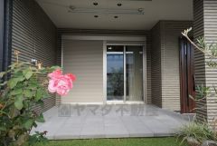 玄関横に広々としたテラス付き＾＾