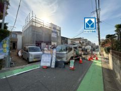 前面道路。北側約6ｍ公道。 前面道路が広く駐車もラクラクです＾＾ お問い合せお待ちしております＾＾