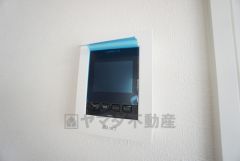 防犯はもちろんセールスマン対策にもなるモニター付きインターホン。