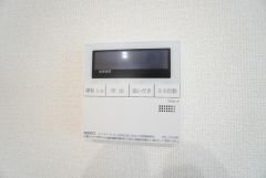 おいだき機能つきなのでお風呂に入る時間が異なるご家庭には嬉しいですね。ボタン一つで快適で便利な生活が＾＾