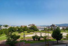 2階バルコニーからの眺望です。周りに高い建物がないので眺望良好です。