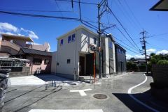 前面道路は北東側約4.8ｍの公道に面しています＾＾