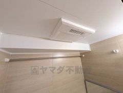 雨の日のお洗濯にも嬉しい浴室乾燥付き。換気機能付きなのでお風呂のカビ予防にもなります＾＾