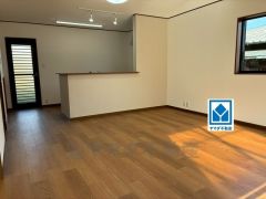 家族が集まる開放的なリビング。思い思いの時間を過ごしたり食事をしたり、素敵な団らんの場になりますね＾＾