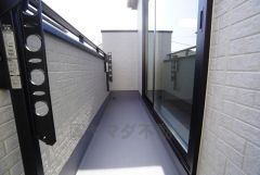 陽当たりの良いバルコニーです。お洗濯やお布団干しはもちろん、日光浴スペースにも＾＾