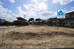 生活がワンフロアで完結する平屋建て＾＾敷地約81坪。駐車3台分＾＾西鉄バス「六本松」歩3分。