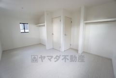2ドア1ルーム、クローゼットも2ヶ所ついています＾＾お子様の成長に合わせてお部屋を仕切ることができます＾＾