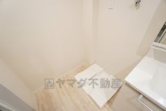 天候や時間に関係なく洗濯でき、防犯面でも安心です。外気のホコリや排気ガスを避けられ、衣類を清潔に保てます＾＾