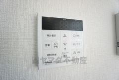 おいだき機能つきなのでお風呂に入る時間が異なるご家庭には嬉しいですね。ボタン一つで快適で便利な生活が＾＾