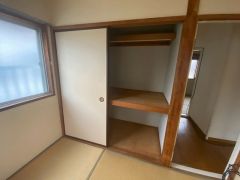 全居室に収納完備。お子様の成長と共に増えていく荷物も楽々しまえる収納力。高さや大きさの異なるモノもすっきり収納することができます。