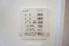 浴室暖房乾燥機付き＾＾梅雨の時期や花粉、PM2.5が酷いときなどの洗濯を干すのに重宝しそうですね＾＾