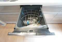 家事の時短につながる食洗機付き。