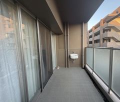 広々としたバルコニー。南向きで陽当たり良好です。 お洗濯はもちろん、日光浴スペースにも＾＾ 天気のいい日にはお布団もまとめて干せそうですね＾＾ CG加工により家具等を撤去しております。