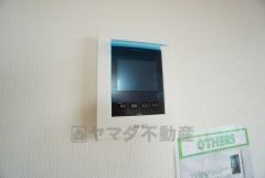 防犯はもちろんセールスマン対策にもなるモニター付きインターホン。