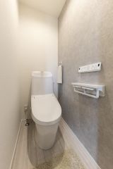 1階2階の2ヶ所にトイレがありますので、忙しい朝にも家族に気を使わず、ゆとりが生まれますね＾＾