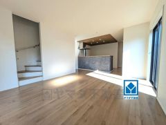 家族が集まる開放的なリビング。思い思いの時間を過ごしたり食事をしたり、素敵な団らんの場になりますね＾＾