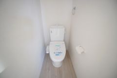1階2階の2ヶ所にトイレがありますので、忙しい朝にも家族に気を使わず、ゆとりが生まれますね＾＾