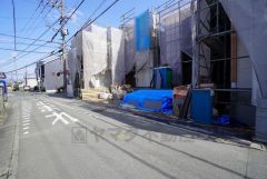 左側1号棟。右側2号棟。 スーパー、コンビニ、ドラッグストア徒歩約9分圏内＾＾周辺環境充実です＾＾