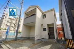 小中学校近。歩3分圏＾＾地下鉄「六本松」(自転車7分/1.6ｋｍ)。西鉄バス「笹丘」4分。天神博多行が数分おきに停車＾＾