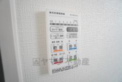 浴室暖房乾燥機には、暖房、乾燥、涼風、換気の4つの機能が付いています。タイマー付きです。換気・雨の日の洗濯も安心です＾＾