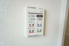 浴室暖房乾燥機には、暖房、乾燥、涼風、換気の4つの機能が付いています。タイマー付きです。換気・雨の日の洗濯も安心です＾＾