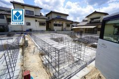太陽光付き住宅。南向き＾＾オールフローリング4LDK＾＾P2台（ビルドインガレージ1台分）＾＾
