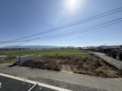 目の前に日差しを遮る建物がないので、日当たり＆風通し良好です＾＾