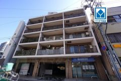 内装全面リフォーム完了済み＾＾ 天神まで徒歩10分圏。5分圏に地下鉄七隈線「渡辺通」駅、スーパー、ドラッグストア、コンビニ＾＾