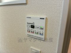浴室暖房乾燥機付き＾＾梅雨の時期や花粉、PM2.5が酷いときなどの洗濯を干すのに重宝しそうですね＾＾