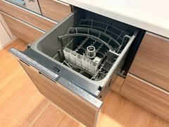 炊事時間を大幅に短縮できる食器洗浄乾燥機付き＾＾
