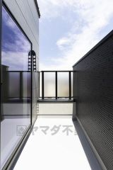 陽当たりの良いバルコニーです。お洗濯やお布団干しはもちろん、日光浴スペースにも＾＾足元は防水工事施工済です。