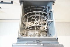 炊事時間を大幅に短縮できる食器洗浄乾燥機付き＾＾食器を洗う手間が減るので家族とのコミュニケーションの時間や自分の時間が増えますね。