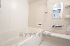 1日の疲れを癒すくつろぎのバスルーム。 雨の日のお洗濯にも嬉しい浴室乾燥付き。換気機能付きなのでお風呂のカビ予防にもなります＾＾ 