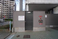 敷地内にゴミ置き場を設けており、日々のゴミ出しがスムーズ＾＾重いゴミも短い動線で出せる便利な環境です。