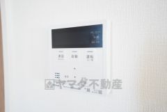 おいだき機能つきなのでお風呂に入る時間が異なるご家庭には嬉しいですね。ボタン一つで快適で便利な生活が＾＾