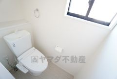 1階2階の2ヶ所にトイレがありますので、忙しい朝にも家族に気を使わず、ゆとりが生まれますね＾＾